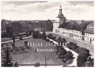 BĚLÁ POD BEZDĚZEM, Náměstí