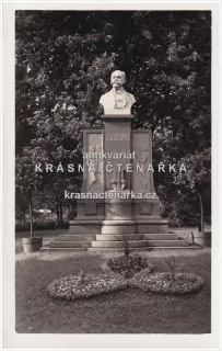 HOŘICE (Smetanovy sady, pomník Antonín Dvořák)