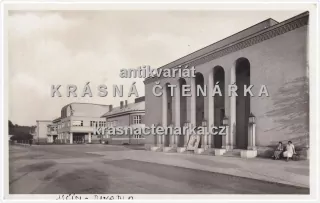 JIČÍN (divadlo Český Ráj i s obchodní školou)