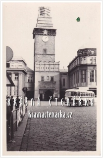 PARDUBICE, Náměstí Republiky a Zelená brána