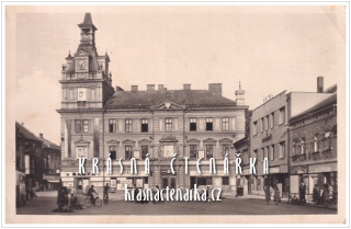 CHOCEŇ, Náměstí