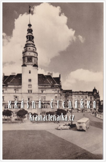 OPAVA, Náměstí i s autobusem