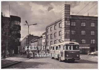 HRADEC KRÁLOVÉ, Dukelská třída i s trolejbusem