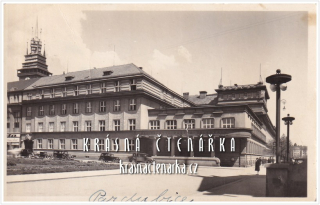 PARDUBICE, Náměstí Republiky a poštovní úřad