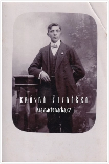 DŽENTLMEN na pohlednici