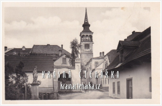 DOBRUŠKA, Novoměstská ulice s domkem F. L. Heka či Věka