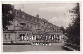 LÁZNĚ BOHDANEČ, Pavilon Gočár
