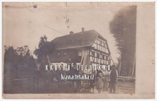 RODINNÁ pohlednice ... a podstávkový dům a koňský povoz