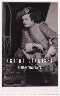 MUŽ v divadelním kostýmu