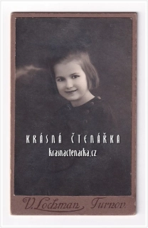 Fotografická vizitka: MLADÁ DÍVKA (Atelier V. Lochman, Turnov)