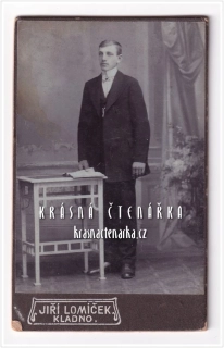 Fotografická vizitka: DŽENTLMEN (Atelier Jiří Lomíček, Kladno)