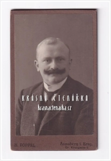 Fotografická vizitka: DŽENTLMEN (Atelier H. Föppel, Andělská Hora)