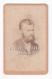 Fotografická vizitka: DŽENTLMEN s plnovousem (Atelier F. Jungmann, Děčín)