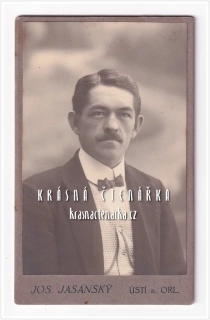 Fotografická vizitka: DŽENTLMEN (Atelier Jos. Jasanský, Ústí nad Orlicí)