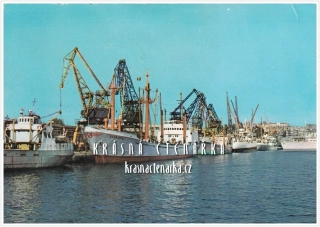 LODĚ v přístavu Constanta