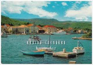 LODĚ u města Stari Grad