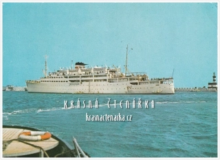 LOĎ na moři