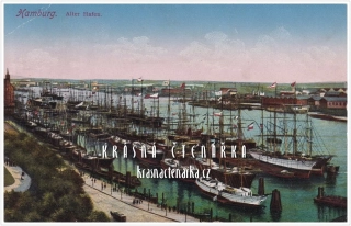 LODĚ v přístavu Hamburg