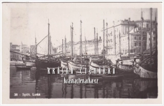 LODĚ v přístavu Split