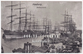 LODĚ v přístavu Hamburg