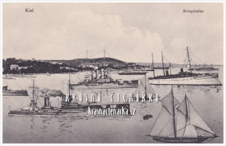 LODĚ v přístavu Kiel