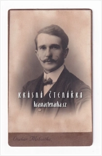 Fotografická vizitka: DŽENTLMEN (Atelier Otakar Mrkvička, Příbram)