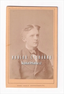 Fotografická vizitka: DŽENTLMEN (Atelier Hugo Thiele, Teplice)