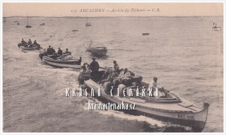 LODĚ u města Arcachon