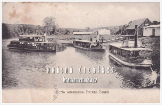 LODĚ v přístavu Porto Amazonas