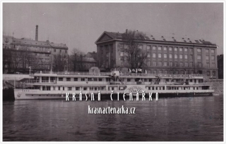 LOĎ