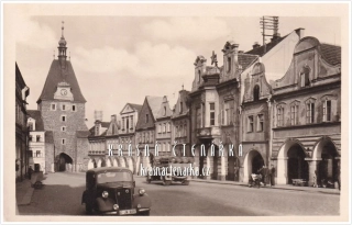 DOMAŽLICE, Náměstí i s automobilem