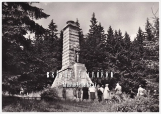 KLENČÍ POD ČERCHOVEM, Pomník Jindřicha Šimona Baara