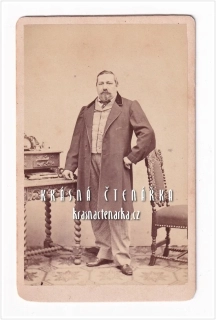 Fotografická vizitka: DŽENTLMEN (Atelier Karel Bitterlich, Hradec Králové)