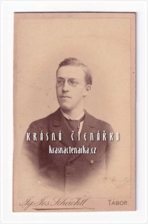 Fotografická vizitka: DŽENTLMEN (Atelier Ignác Josef Schächtl, Tábor)