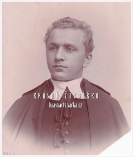 Fotografická vizitka: CÍRKEVNÍ HODNOSTÁŘ 