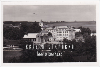 KUNVALD, Škola a sokolovna