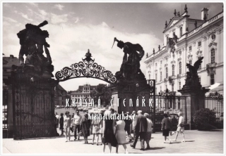 PRAHA, Pražský hrad a sousoší Souboj Titánů