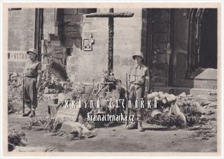 PRAHA, Osvobození Prahy 1945, Symbolický hrob českých bojovníků