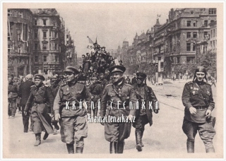 PRAHA, Osvobození Prahy 1945, Jeden z prních ruských tanků na Vaclavském náměstí