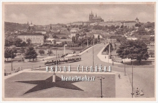 PRAHA a záhonek s rudou hvězdou