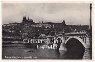 PRAHA, Pohled na Hradčany a Mánesův most