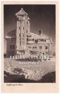 Hora JEŠTĚD a horský hotel v zimě