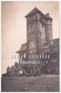 Hora JEŠTĚD a horský hotel ... i s turisty