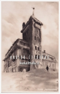 Hora JEŠTĚD a horský hotel v zimě