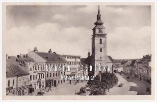 VELKÉ MEZIŘÍČÍ, Náměstí