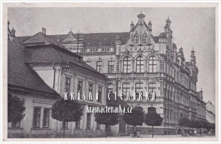 LIPNÍK NAD BEČVOU, Měšťanské školy