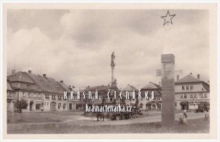 JABLONNÉ V PODJEŠTĚDÍ, Náměstí Míru