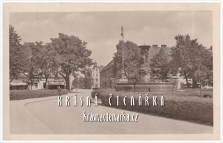 JAROMĚŘ - JOSEFOV, Náměstí i kašna