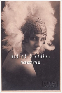 Umělkyně SLAVUŠ LUKÁŠOVÁ v roce 1926 (Atelier H. Liška, Jaroměř)