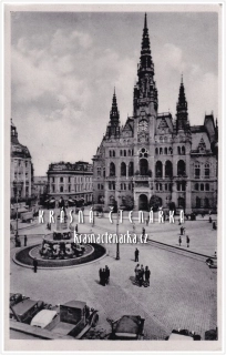 LIBEREC, Radnice, náměstí a Metznerova kašna